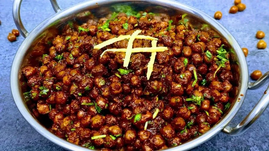 જ્યારે કંઈક ચટાકેદાર ખાવાનું મન થાય ત્યારે, ટ્રાય કરો આ ચણા ડુંગળી ફ્રાયની રેસીપી 3 Chana Pyaz Fry