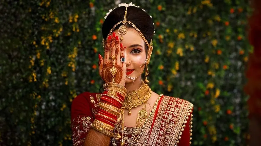 વિધવા હોવું એ પાપ નથી; સ્ત્રીના આત્મવિશ્વાસ અને ખુશીઓ માટે શૃંગાર પણ જરૂરી છે 2 widow traditions