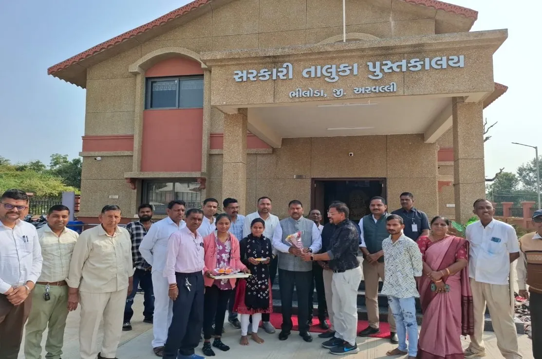 ભિલોડા તાલુકા પુસ્તકાલયની અન્ન અને નાગરિક પૂરવઠા મંત્રી પી.સી.બરંડાએ મુલાકાત લીધી, વિદ્યાર્થીઓને માર્ગદર્શન આપ્યું 2 Bhiloda Taluka Library PC Baranda Visit.jpeg