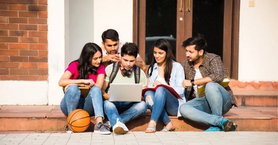 શું ધોરણ 12 પછી માત્ર NEET-JEE જ વિકલ્પ છે? જાણો એવા સિક્રેટ કોર્સ વિશે જેમાં છે શાનદાર કરિયર 2 Career options