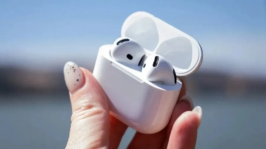 Apple camera AirPods