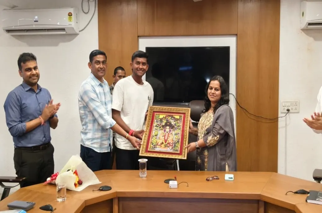 મોડાસાના નહેરુકંપાના ખેડૂત પુત્ર ખીલન પટેલનું જિલ્લા વહીવટી તંત્ર દ્વારા વિશેષ સન્માન 2 Aravalli U19 World Cup Cricketer Khilan Patel.jpeg
