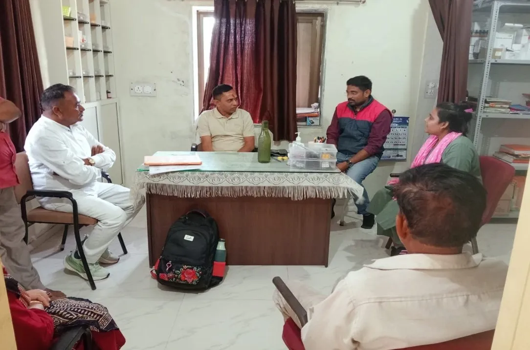 દાહોદના ધારાસભ્ય કનૈયાલાલ કિશોરીએ નગરાળા પ્રાથમિક આરોગ્ય કેન્દ્રના સબ સેન્ટર નસીરપુરની આકસ્મિક મુલાકાત લીધી 2 Dahod MLA Health Center Inspection.jpeg