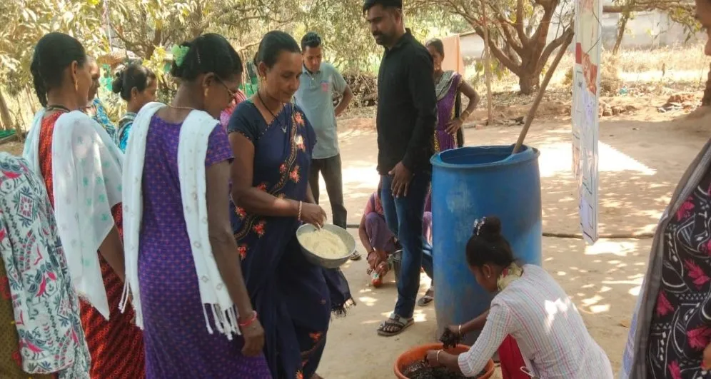 વલસાડ જિલ્લાના ધરમપુર તાલુકાના આંબોસી ભવઠાણ ગામમાં ખેડૂતો માટે પ્રાકૃતિક ખેતી વિષયક તાલીમ યોજાઈ 2 Ambosi Bhavthan Natural Farming Training Valsad.jpeg