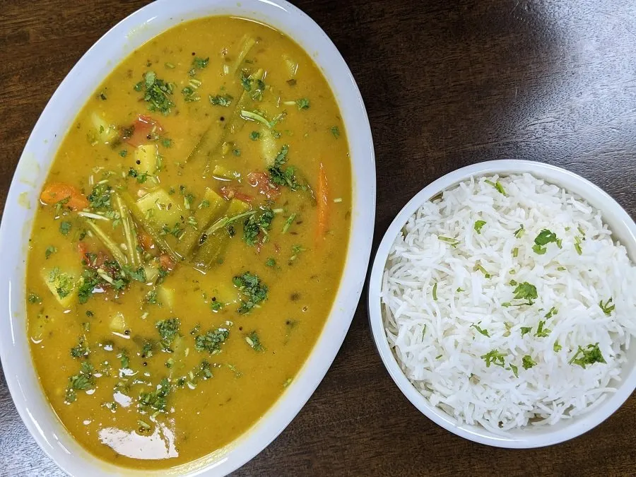 દહીં વગર બનાવો હોટલ જેવી ટેસ્ટી 'સિંધી કઢી', આંગળા ચાટતા રહી જશે મહેમાનો! 3 Sindhi curry