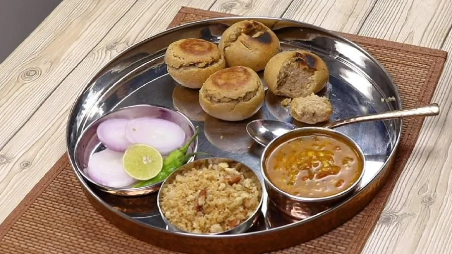 દરરોજનું સાદું જમવાનું છોડો, આ વખતે માણો ઢાબા સ્ટાઈલ દાલ-બાટીનો અસલી સ્વાદ! 3 Dal-Baati
