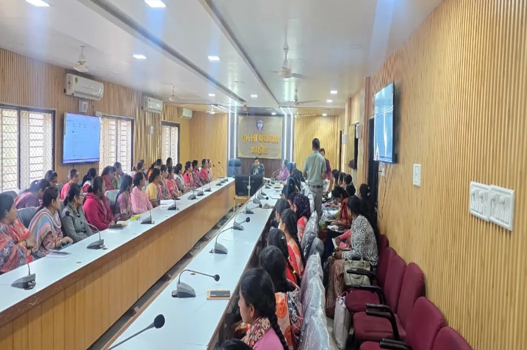 દાહોદ જિલ્લા પંચાયતમાં આંગણવાડી અને તેડાઘર બહેનોની ગ્રીવન્સ બેઠક: ૭ દિવસમાં પ્રશ્નો ઉકેલવા DDOની સ્પષ્ટ સૂચના 2 Dahod Anganwadi Grievance Committee Meeting 1.jpeg