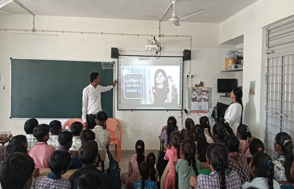 ફતેપુરાના વટલી ગામની પ્રાથમિક શાળામાં આરોગ્ય શિક્ષણ કાર્યક્રમ: કૃમિ નિવારણ અંગે વિદ્યાર્થીઓમાં જાગૃતિ 3 Fatepura School Deworming Health Awareness Program 2.jpeg