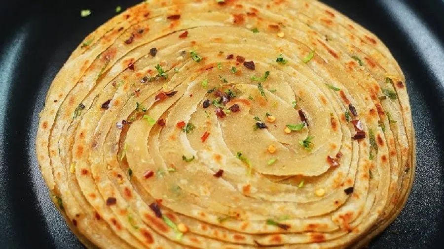 ચા પ્રેમીઓ માટે ખાસ: આદુ-ફુદીનાની મસાલા ચા અને ક્રિસ્પી ડુંગળી લચ્છા પરાઠા! 2 PARATA11.jpg