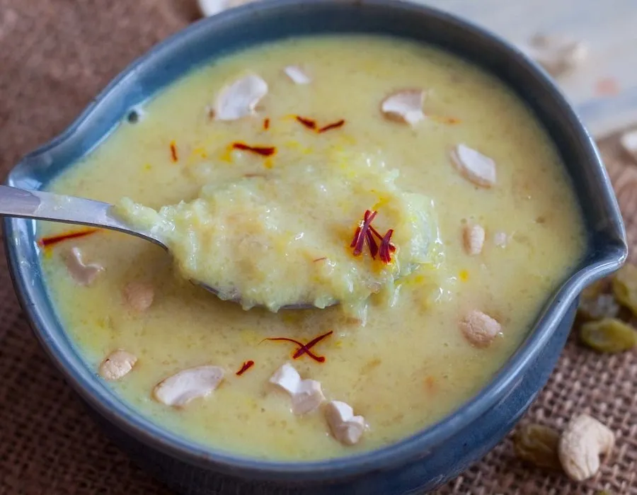 મહાશિવરાત્રિ પર ભોલેનાથને ધરાવો શક્કરિયાની ખીરનો ભોગ, સ્વાદ એવો કે મોઢામાં જતાં જ ઓગળી જશે 2 Sweet potato Kheer