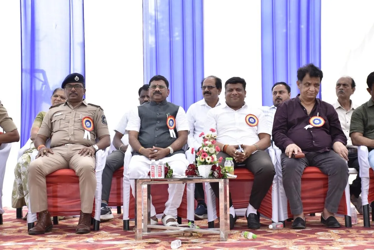 માંડવીની વી કેર નર્સિંગ કોલેજમાં ટ્રાફિક જનજાગૃત્તિ અભિયાન, સાંસદ પ્રભુભાઈ વસાવાનો યુવાનોને ‘ટ્રાફિક ગુરૂ’ બનવાનો સંદેશ 2 Mandvi Traffic Awareness Program 2026 2.png