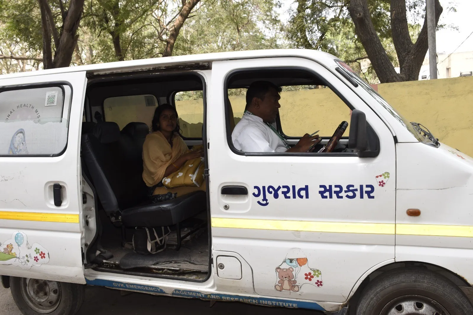 સુરત જિલ્લામાં ૧.૩૩ લાખ સગર્ભા અને નવજાતના જીવનમાં ખિલખિલાટ: ‘ખિલખિલાટ વાન સેવા’નું સરાહનીય યોગદાન 3 Khilkhilat Van Service Surat 2025 1.png
