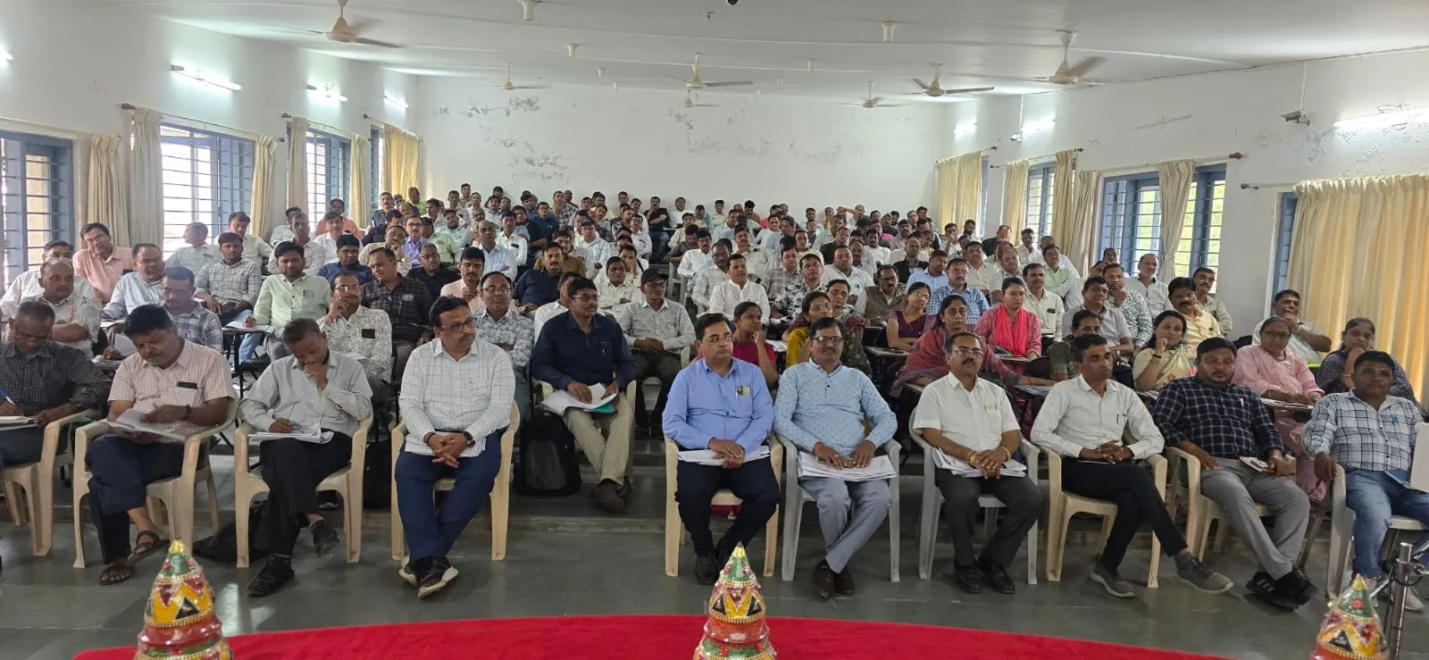 દાહોદમાં SSC–HSC પરીક્ષાની તૈયારીને લઈ કલેક્ટર યોગેશ નિરગુડેએ કેન્દ્ર સંચાલકો સાથે યોજી સમિક્ષા બેઠક 2 Dahod Board Exam Preparation 2026 1.png
