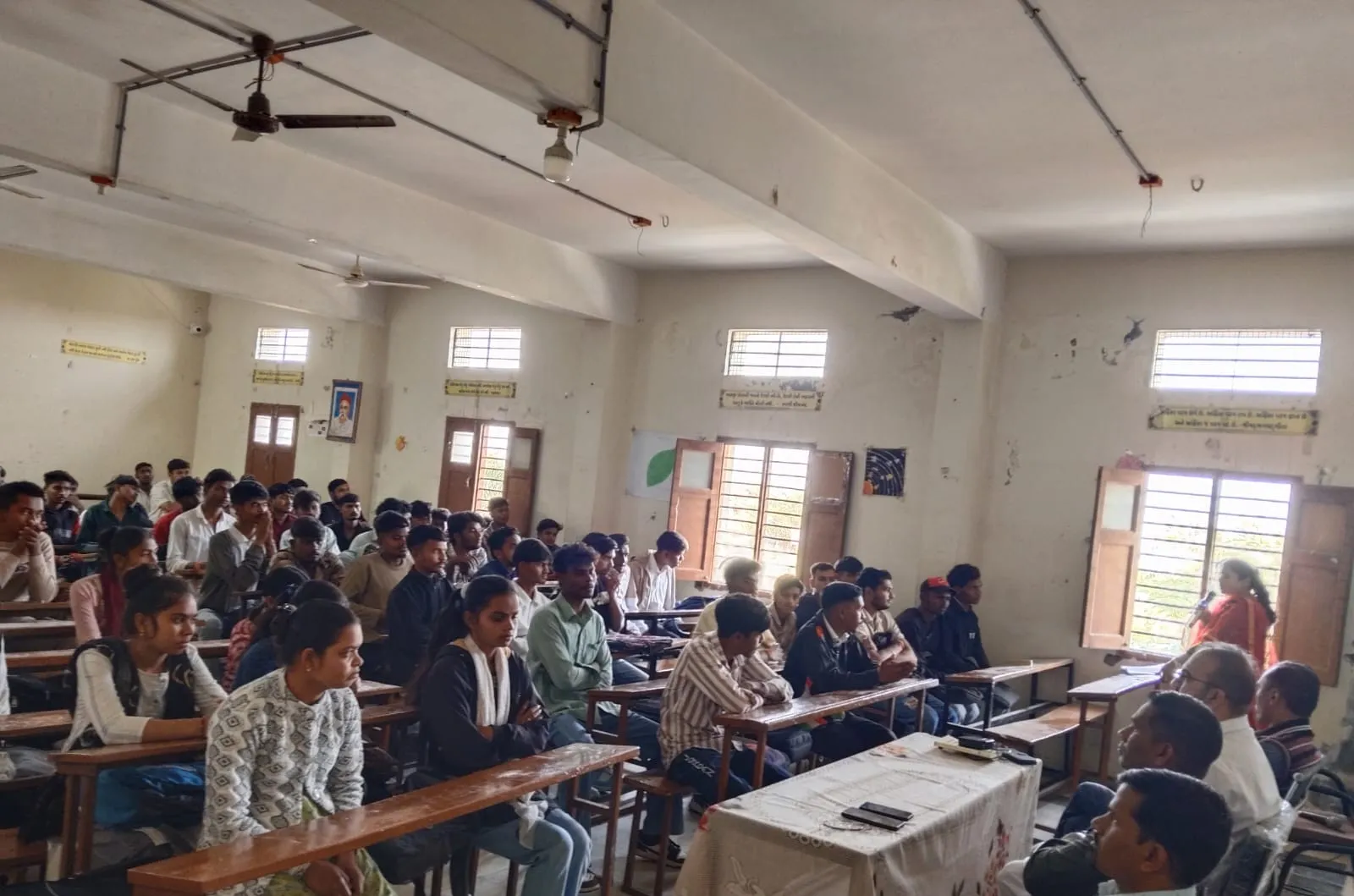 શ્રી આઈ રમીલા આર્ટ્સ કૉલેજ દાહોદ ખાતે વિશ્વ માતૃભાષા દિવસ નિમિત્તે એક દિવસીય પરિસંવાદ યોજાયો 3 Ramila Arts College World Mother Language Day 1.png