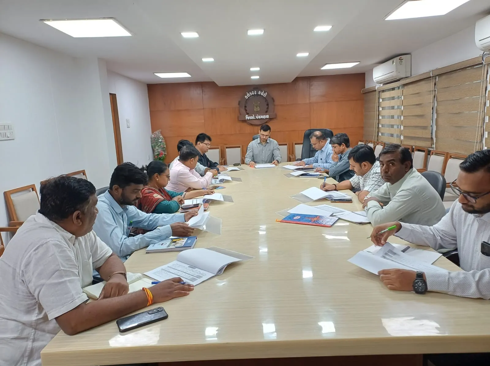 પંચમહાલ જિલ્લામાં પ્રાકૃતિક કૃષિના વ્યાપને વેગ આપવા કલેક્ટર અજય દહિયાના અધ્યક્ષસ્થાને યોજાઈ સમીક્ષા બેઠક 2 Panchmahal Natural Farming Review Meeting.png
