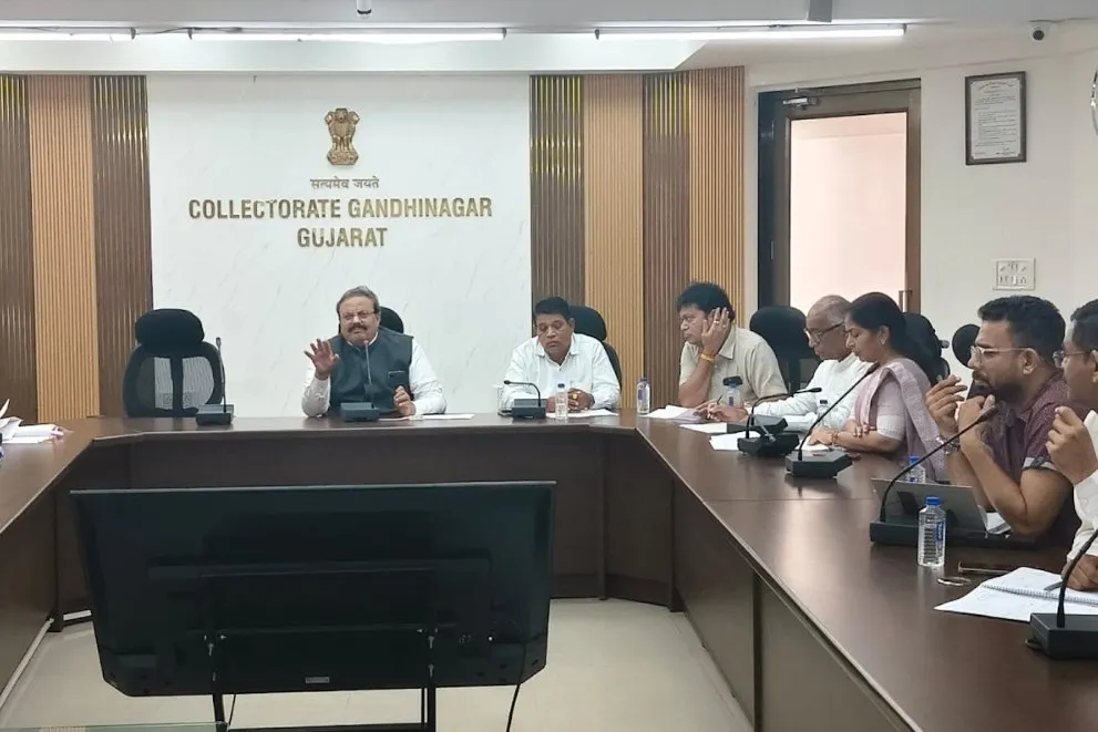 ગાંધીનગર જિલ્લાના પ્રવાસન વિકાસને વેગ આપવા જિલ્લા કલેક્ટર મેહુલ કે. દવેના અધ્યક્ષસ્થાને મહત્વપૂર્ણ બેઠક 2 Gandhinagar District Tourism Development Meeting 1.jpeg
