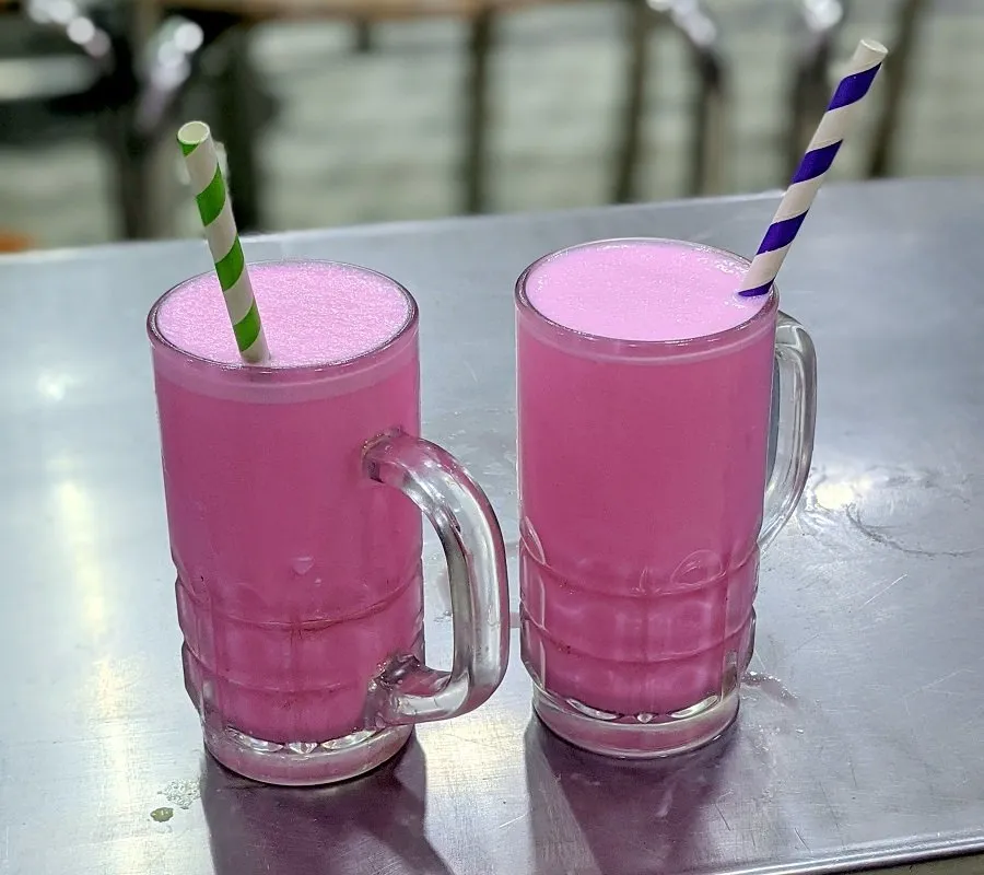 હોળી પર મહેમાનોનું સ્વાગત કરો આ સ્પેશિયલ 'રોઝ મિલ્ક'થી, મિનિટોમાં તૈયાર થશે આ સુપર ટેસ્ટી ડ્રિંક! 3 Rose Milk