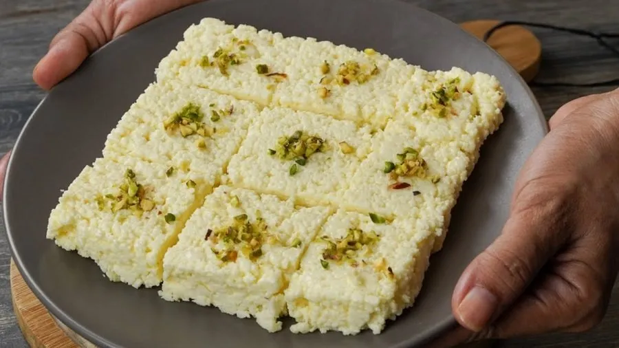 ફાટેલા દૂધમાંથી ઘરે જ બનાવો બજાર જેવી મોંઘી મીઠાઈ 2 barfi.jpg