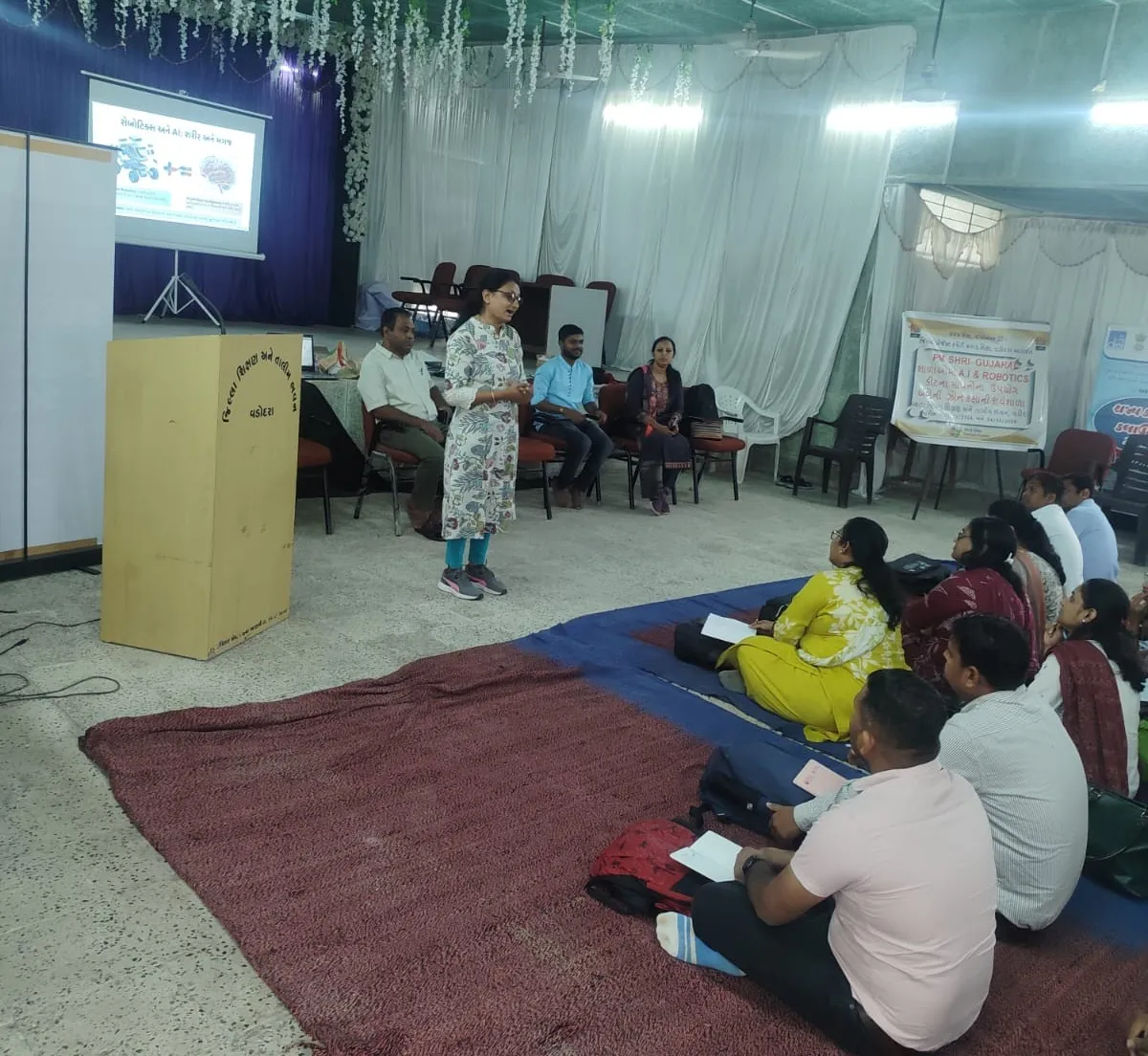 રાષ્ટ્રીય શિક્ષણ નીતિને અનુસરી ઝોન કક્ષાએ શિક્ષકોને એઆઇ-રોબોટિક્સમાં સજ્જ બનાવવાની પહેલ 3 PM SHRI AI Robotics Teacher Training 2.png