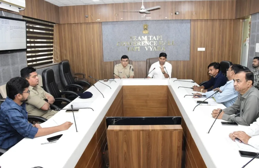 તાપી જિલ્લા સેવા સદનમાં સ્વાગત કાર્યક્રમ: 9 અરજદારોની રજૂઆતો પર ઉકેલના નિર્દેશ 2 Tapi District Grievance Redressal Program 2026.jpeg