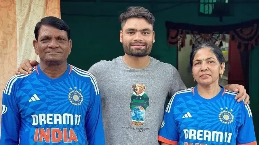 T20 વર્લ્ડ કપ વચ્ચે રિંકુ સિંહને મોટો આંચકો, પિતાનું નિધન; વિરાટ અને યુવરાજ સિંહની આંખો થઈ નમ 2 riinku.jpg