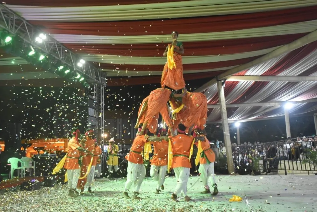 ડાંગ દરબાર-૨૦૨૬નું ભવ્ય પ્રારંભ, આહવા રંગ ઉપવનમાં સાંસ્કૃતિક મહેફિલે જમાવ્યો રંગ 2 Dang Darbar 2026 Kinjal Dave Night 1.jpeg