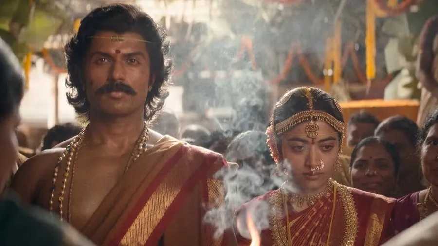 લગ્ન બાદ રશ્મિકા-વિજયની પહેલી ફિલ્મ 'રણબાલી'નો ફર્સ્ટ લુક વાયરલ, વીડિયોમાં દેખાયો જોરદાર રોમાન્સ 2 Ranabaali First Look