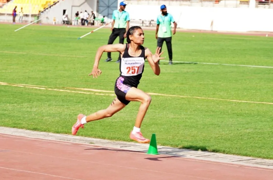 T13 શ્રેણીની દ્રષ્ટિબાધિત ખેલાડી તેજલ અમરાજી ડામોરે 200 અને 400 મીટર દોડમાં ગોલ્ડ જીતી રચ્યો ગૌરવશાળી ઈતિહાસ 2 Tejal Damor Dubai Para Athletics Gold.jpeg