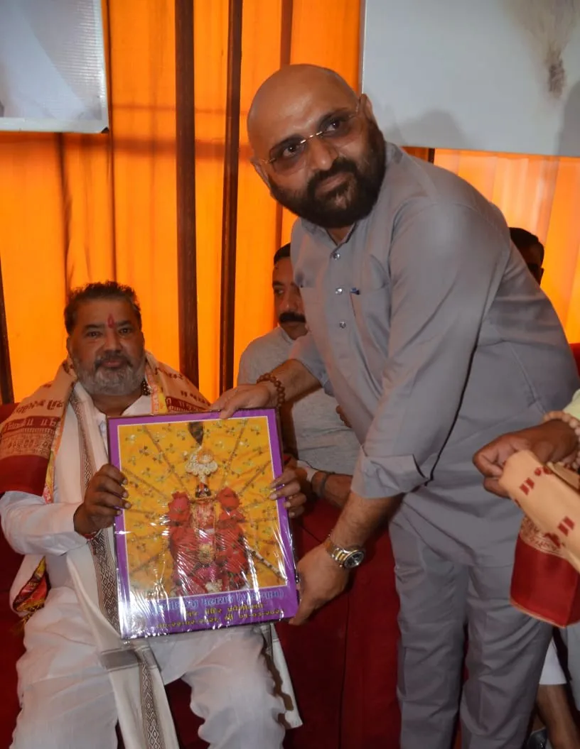 પચ્છેગામના મુરલીધરજી મહારાજ નિજ મંદિર મહોત્સવમાં રાજ્યમંત્રી પરસોતમભાઈ સોલંકીની ઉપસ્થિતિ, ભાગવત કથામૃતથી આધ્યાત્મિક ઊર્જાનો અનુભવ 3 Pachegam Murlidharji Mahotsav Parshottam Solanki 2026.png