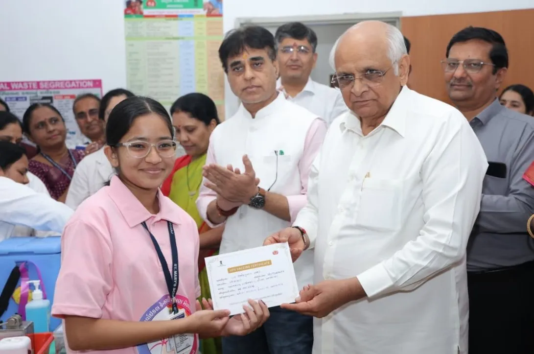 દીકરીઓના કેન્સરમુક્ત ભવિષ્ય માટે ઐતિહાસિક પગલું, સોલા સિવિલ હોસ્પિટલથી ગુજરાતમાં HPV રસીકરણ અભિયાન શરૂ 3 Gujarat HPV Vaccination Campaign Launch 2026 1.jpeg