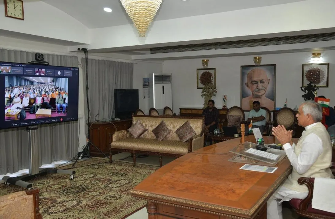 કચ્છમાં રાષ્ટ્રીય વર્કશોપનો પ્રારંભ: રાજ્યપાલ આચાર્ય દેવવ્રતજીએ આપ્યો 'પ્રાકૃતિક ખેતી'નો મંત્ર 2 Bhuj Natural Farming National Workshop 2026.jpeg