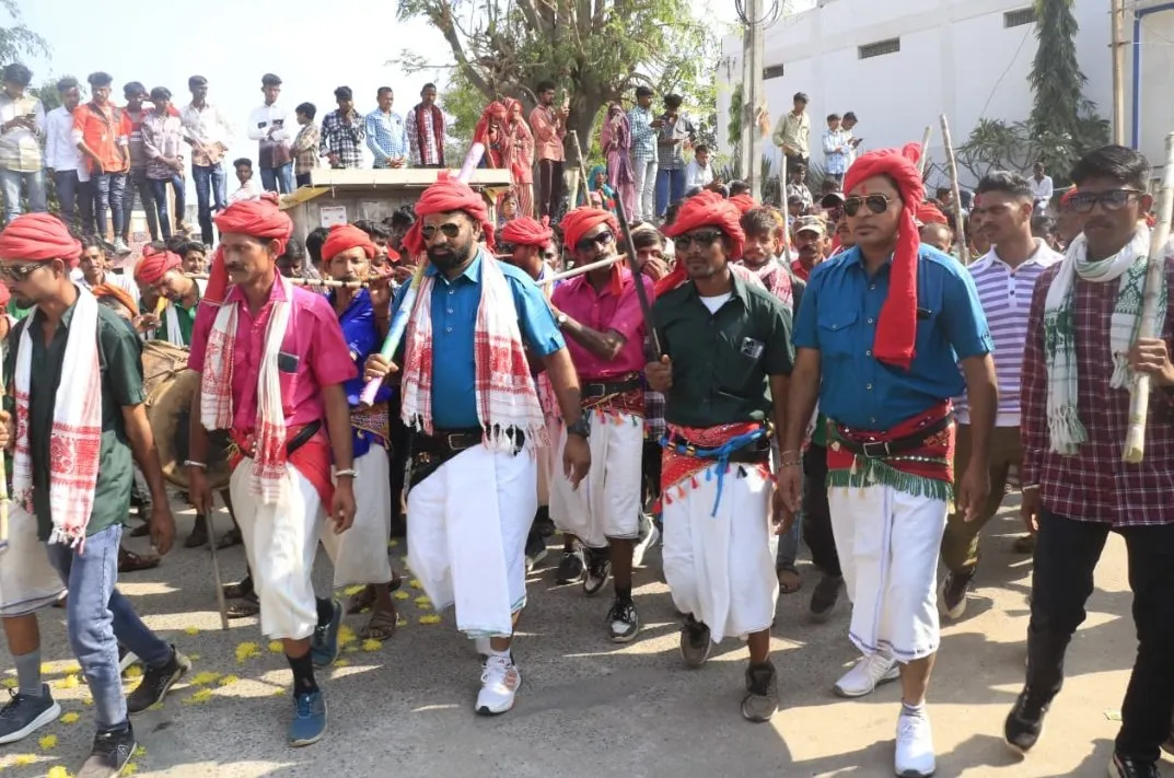છોટાઉદેપુરમાં ૧૦૯ વર્ષની પરંપરા સાથે ભંગોરિયાનો મેળો ધામધૂમથી ઉજવાયો, સાંસદ જશુભાઈ રાઠવા રામઢોલના તાલે ઝૂમી ઉઠ્યા 2 Chhotaudepur Bhongariya Mela 2026.jpeg