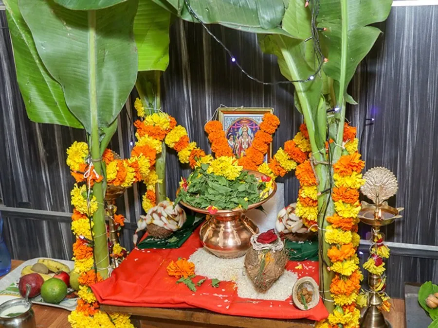 શું તમે પણ ઘરમાં કરાવો છો સત્યનારાયણની કથા? જાણો કયા દિવસે પૂજા કરવાથી મળે છે 'મહાલાભ' 2 Satyanarayan Katha significance