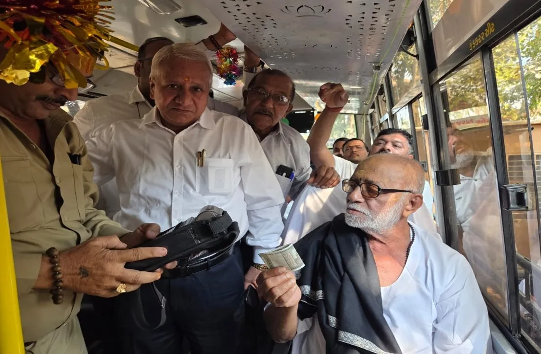 તલગાજરડા થી સાળંગપુર નવીન એક્ષપ્રેસ બસ સર્વિસનો પ્રારંભ, પૂજ્ય મોરારીબાપુના આશીર્વાદ સાથે શુભ પ્રસ્થાન 2 Talagajarda Salangpur Express Bus Service 2026.jpeg