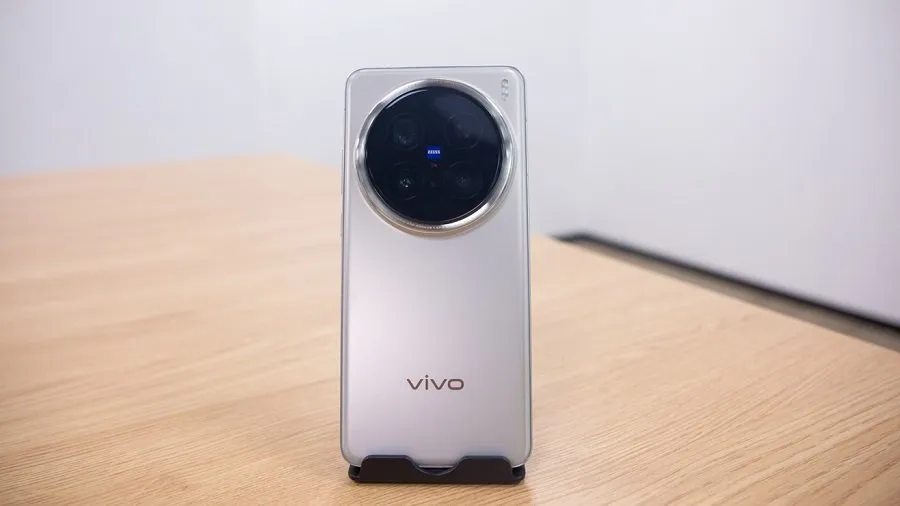 કેમેરા કિંગ હવે બજેટમાં! Vivo X200 Pro પર અત્યાર સુધીની સૌથી મોટી ઓફર, જાણો નવી કિંમત 2 Vivo X200 Pro
