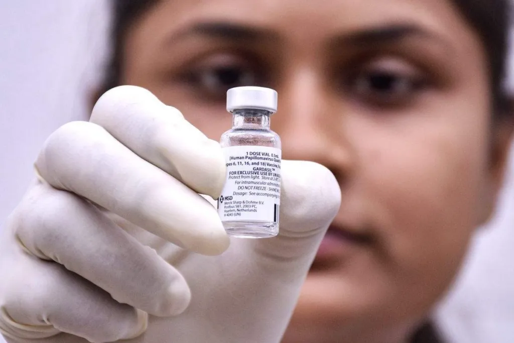 "કેન્સર સામે સુરક્ષા કવચ": જાણો શું છે HPV રસી અને શા માટે તે દરેક દીકરી માટે અનિવાર્ય 3 Gujarat HPV Vaccination Campaign Cervical Cancer Prevention 2