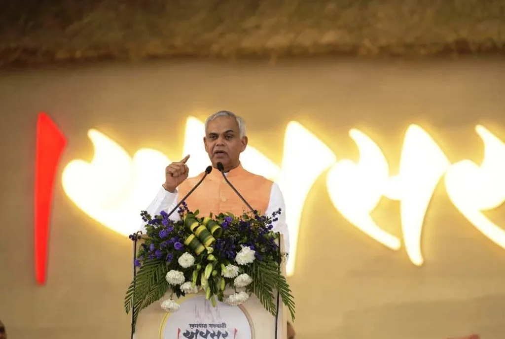 સ્વામિનારાયણ મંદિર જેતલપુરના 200 વર્ષ પૂર્ણ: રાજ્યપાલ આચાર્ય દેવવ્રતજી દ્વારા આધ્યાત્મિકતા અને પર્યાવરણ સંરક્ષણનો સંદેશ 2 Jetalpur Swaminarayan Temple Bicentenary Governor Acharya Devvrat Natural Farming Message.jpeg