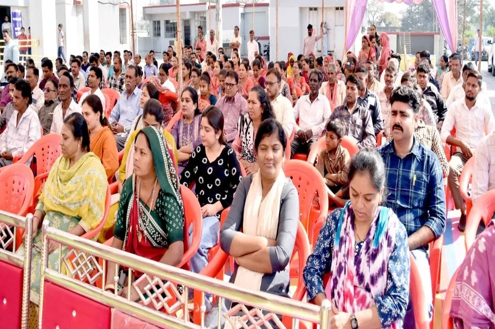 બોરસદના નામણ ગામે સેવા સેતુ 2.0 કાર્યક્રમનું આયોજન, નાણાં રાજ્યમંત્રી કમલેશભાઈ પટેલે કર્યો પ્રારંભ 2 Borsad Seva Setu 2.0 Naman Village 1.jpeg
