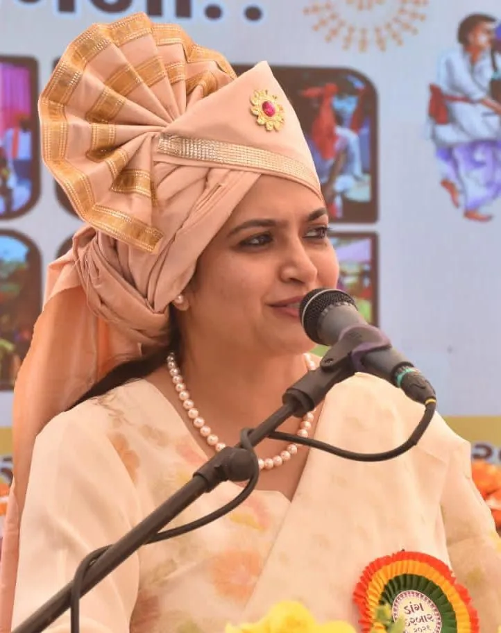 ત્રણ વખત UPSC પાસ કરી IAS બનનાર ડાંગ કલેક્ટર શાલિની દુહાન: હરિયાણાના ગામથી ગુજરાતના વહીવટ સુધીની પ્રેરણાદાયી સફર 2 shalini duhan dang collector upsc success story.png