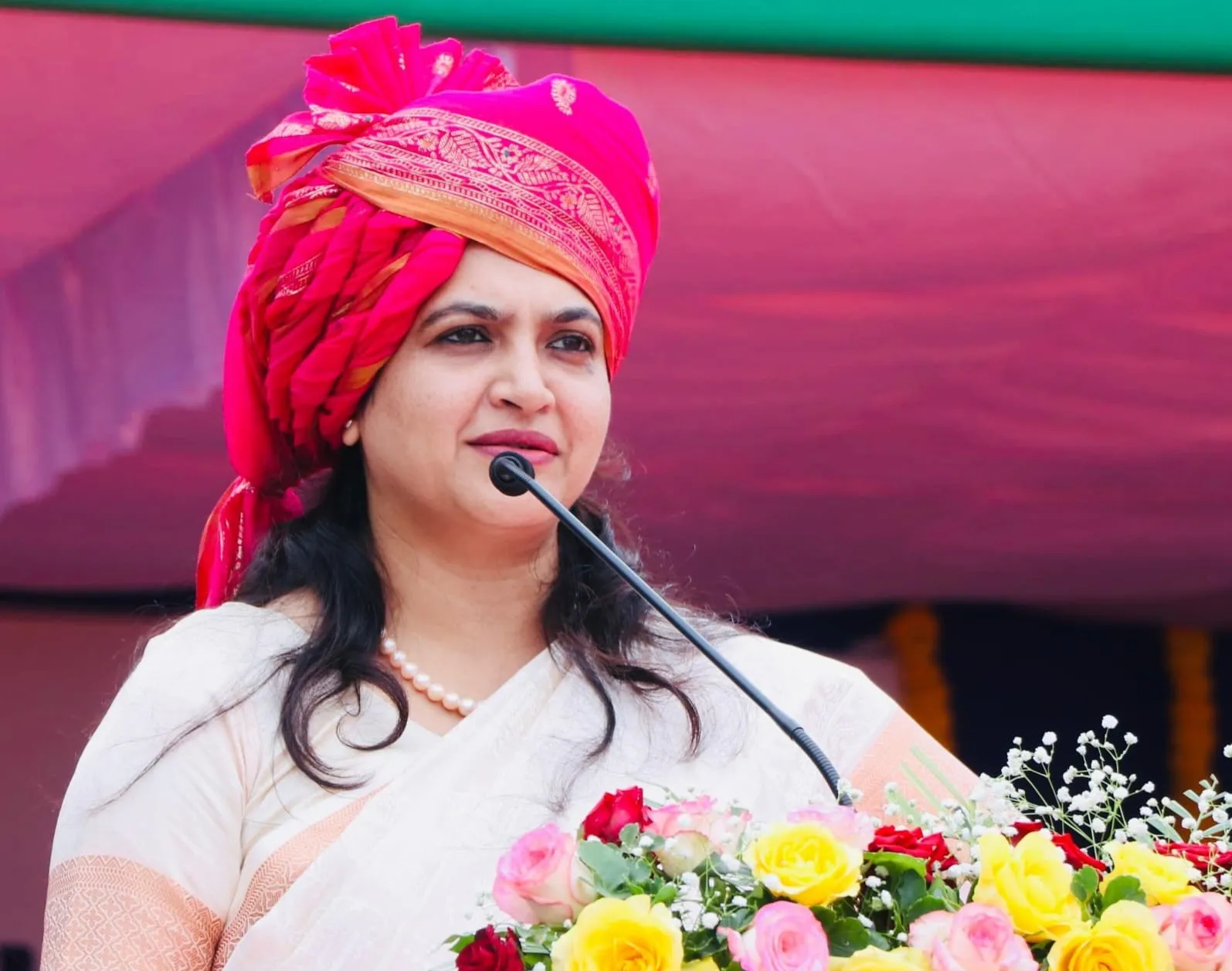 ત્રણ વખત UPSC પાસ કરી IAS બનનાર ડાંગ કલેક્ટર શાલિની દુહાન: હરિયાણાના ગામથી ગુજરાતના વહીવટ સુધીની પ્રેરણાદાયી સફર 3 shalini duhan dang collector upsc success story 2.png