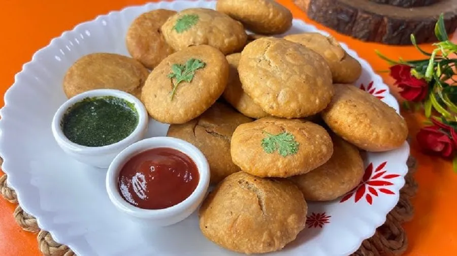 ઘરે બનાવો રાજસ્થાની સ્ટાઈલની ખસ્તા કચોરી, જાણો હલવાઈ જેવી કુરકુરી કચોરી બનાવવાનું સિક્રેટ 3 khasta1.jpg