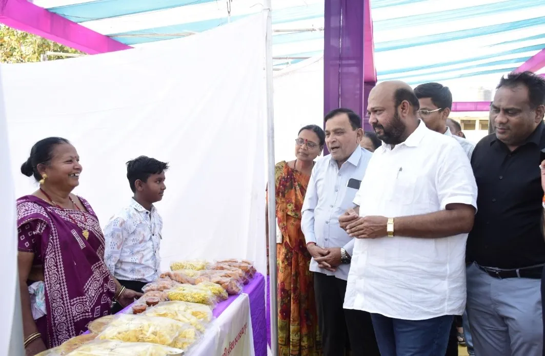ગોધરામાં ‘સ્વદેશી મેળા – 2026’નો ભવ્ય પ્રારંભ: ‘વોકલ ફોર લોકલ’ અભિયાનથી સ્થાનિક કારીગરોને મળ્યું મંચ 2 godhra swadeshi mela 2026.jpeg