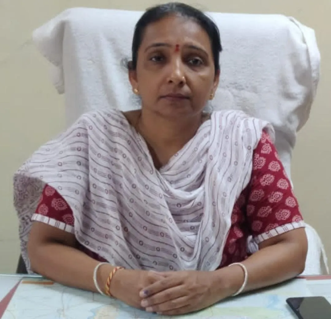 આણંદ જિલ્લા વહીવટમાં મહિલાઓનો સિંહફાળો: કલ્યાણકારી યોજનાઓને ગામડાં સુધી પહોંચાડતી નારી શક્તિ 2 anand district women officers administration women empowerment gujarat 3.png