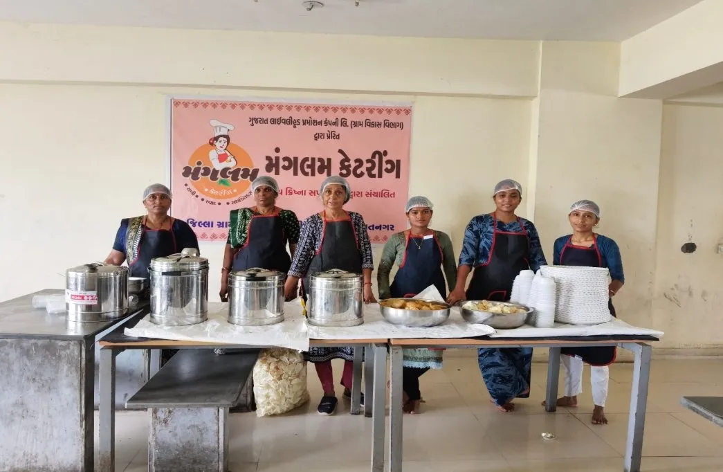 ગ્રામ વિકાસ એજન્સીના પ્રયાસોથી ગ્રામીણ મહિલાઓ આત્મનિર્ભરતાની દિશામાં આગળ: ૨૦૨૫ દરમિયાન વિવિધ યોજનાઓથી લાખોની આવક 2 Rural Women Empowerment Self Help Groups Gujarat 2025 1.jpeg