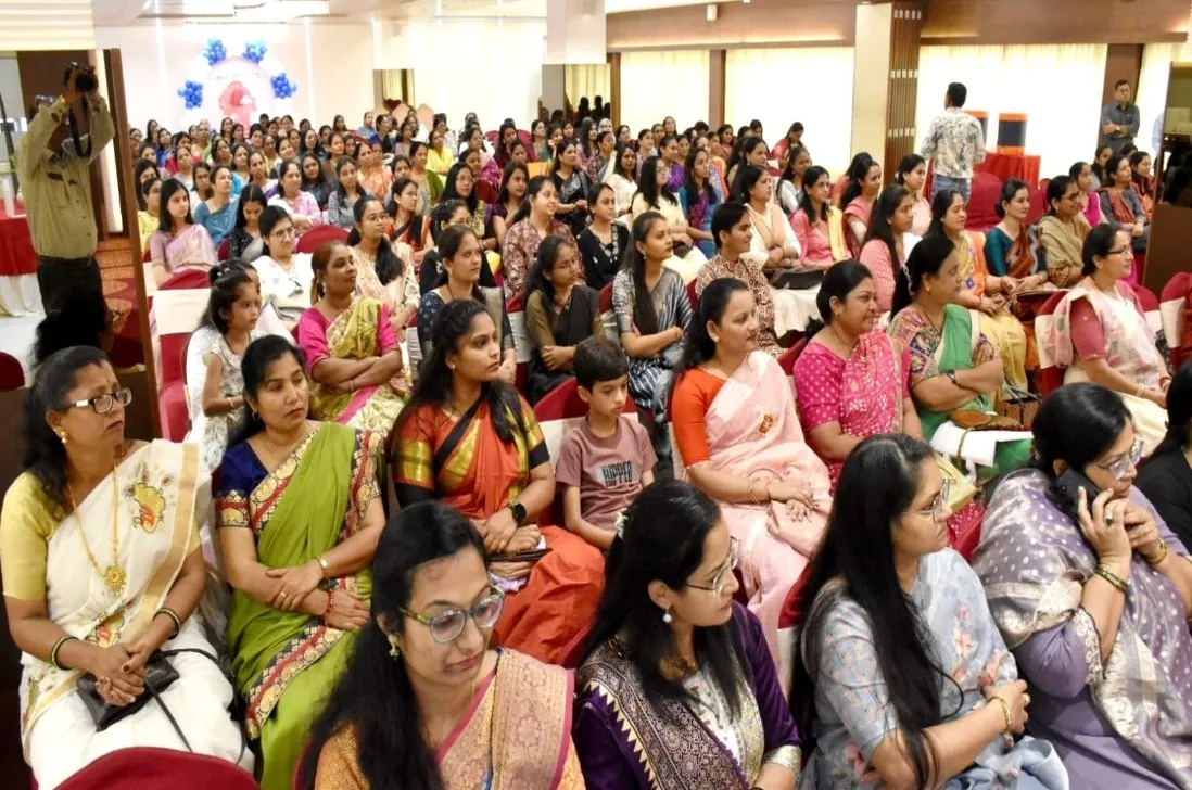 આણંદમાં મહિલા અધિકારીઓ દ્વારા આંતરરાષ્ટ્રીય મહિલા દિવસ નિમિત્તે વિશેષ કાર્યક્રમનું આયોજન 2 Anand District Women Officers International Womens Day Program.jpeg