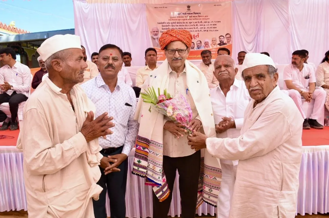ભુજોડીમાં રૂ. ૩ કરોડના ચાર માર્ગોના વિકાસ કામોનું રાજ્યમંત્રી ત્રિકમભાઈ છાંગાના હસ્તે ખાતમૂહુર્ત 2 Bhujodi Road Development Foundation Ceremony 2026 2.jpeg