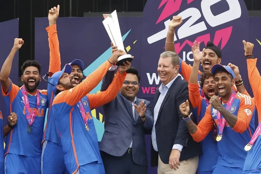 BCCI પ્રાઈઝ મની: 2 વર્ષમાં કેટલી વધી ટીમ ઈન્ડિયાની ઈનામી રકમ? ચેમ્પિયન્સ ટ્રોફી કરતા મળ્યા વધુ કરોડો 2 india.jpg