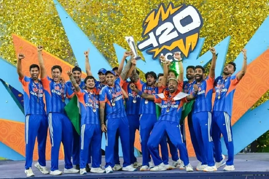 BCCI પ્રાઈઝ મની: 2 વર્ષમાં કેટલી વધી ટીમ ઈન્ડિયાની ઈનામી રકમ? ચેમ્પિયન્સ ટ્રોફી કરતા મળ્યા વધુ કરોડો 3 india1.jpg