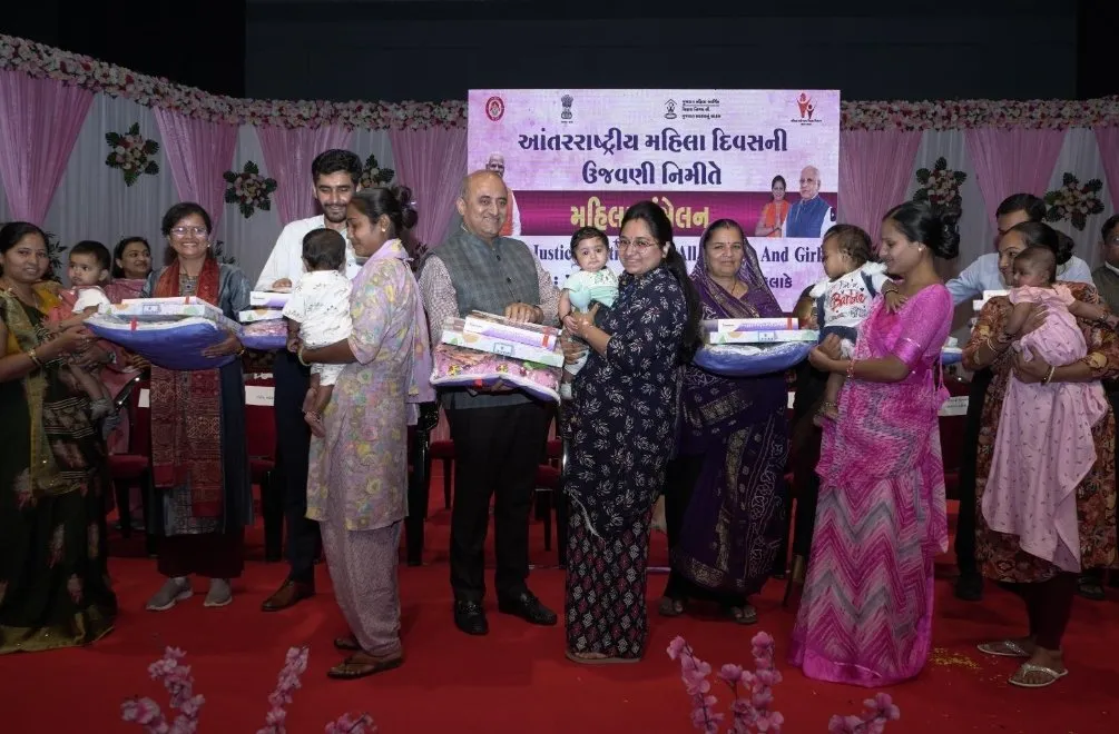 જામનગર ટાઉનહોલ ખાતે આંતરરાષ્ટ્રીય મહિલા દિવસ નિમિત્તે મહિલા સંમેલન યોજાયું, મહિલા સશક્તિકરણનો પ્રેરણાદાયક સંદેશ 2 jamnagar international women day mahila sammelan 2.jpeg