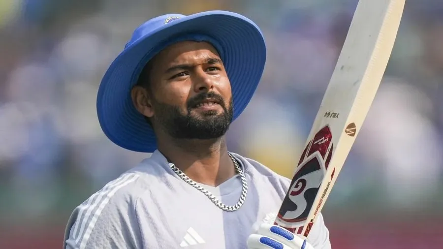 IPL 2026 પહેલા યુવી પાસેથી ટ્રેનિંગ લઈ રહ્યો છે પંત, લખનઉના ફેન્સમાં ઉત્સાહ 2 pant.jpg